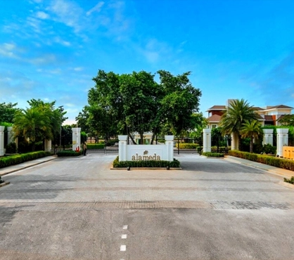 Entry view of DLF Alameda